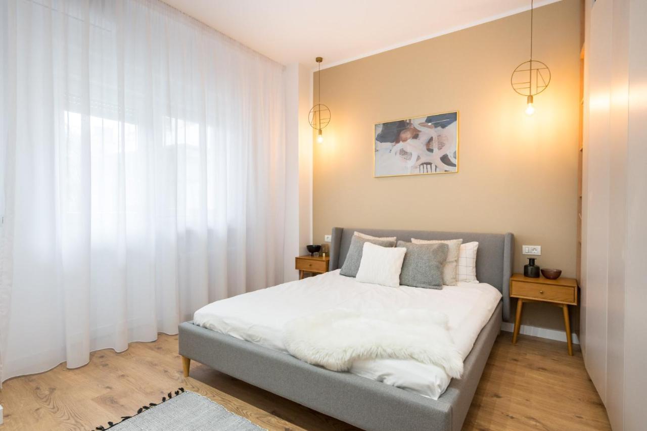 Crystal 3Bdr Apartment In Center 布加勒斯特 外观 照片