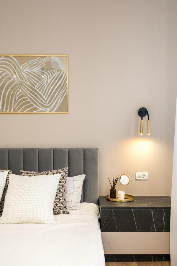 Crystal 3Bdr Apartment In Center 布加勒斯特 外观 照片